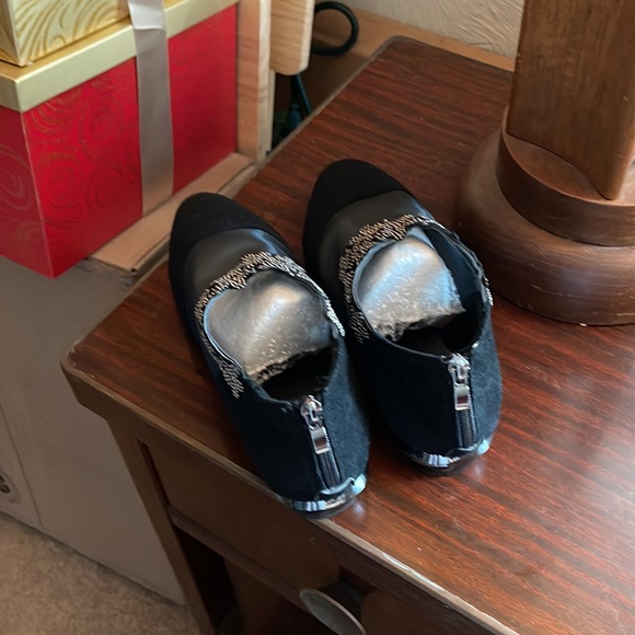 Cute dressy flat shoes - Picture 2 of 3